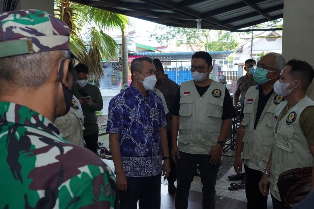 Syamsuar Tinjau Vaksinasi Covid-19 Kagama Riau