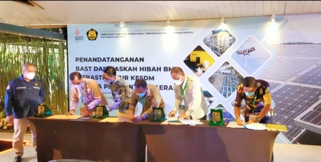 Pemkab Inhil Terima Bantuan 200 Titik Penerangan Jalan Umum Tenaga Surya