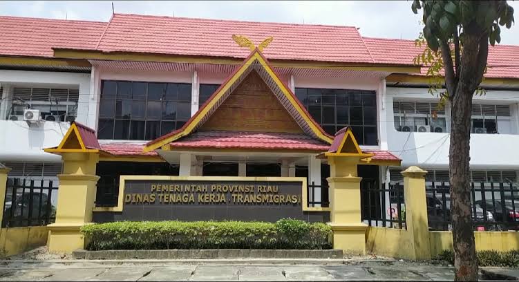 Tindaklanjuti Laporan 10 Perawat RS Santa Maria, Ini Anjuran Disnakertrans Riau