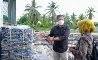 Dinas Lingkungan Hidup Sukses Uji Coba Paving Blok dari Limbah Plastik