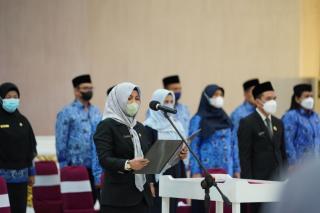 Gubri Lantik 18 Pejabat Administrator di Lingkungan Pemprov Riau, Ini Nama-namanya