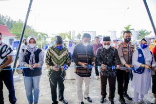 Wako Dumai Hadiri Peresmian Food Court IWAPI di Pelabuhan Penumpang Pelindo
