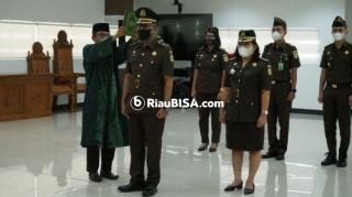 Yongki Arvius Dilantik Sebagai Kepala Subbagian Pembinaan Kejari Pekanbaru