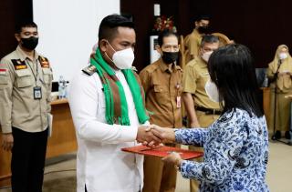 Bupati Pelalawan H. Zukri Pimpin Pengambilan Sumpah dan Janji PNS