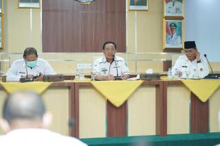 Bupati Wardan Minta Disdik Inhil Segera Proses Pencairan Gaji Guru Bantu Provinsi