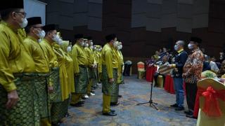 Syamsuar Kukuhkan KKIH Pekanbaru Masa Khidmat 2022-2027