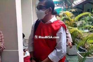 Jaksa Tuntut Dekan FISIP UNRI Syafri Harto Hukuman 3 Tahun Penjara