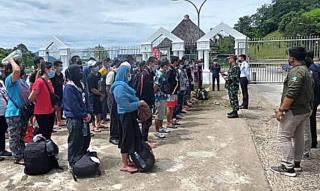Usai Jalani Proses Hukuk, KJRI Kuching Dampingi Pemulangan 64 WNI dari Sarawak