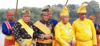 Bupati Hadiri Kegiatan Tahlil Beanyut di Kelurahan Pelalawan