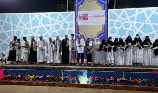Hadiri Haul ke-7 Almarhum H. Sindring, Wabup Serahkan Alquran