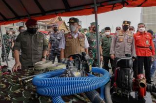 Cegah Karhutla, Gubri Tawarkan Bantuan Ekskavator dan Alat Pertanian untuk Masyarakat