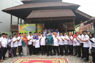 Wawako Lantik Tiga Pengurus LPMK Senapelan dan Resmikan Tempat Kuliner