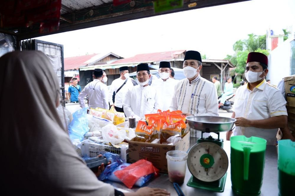 Warga Pelalawan Minta Gubri Lanjutkan Program Pasar Murah