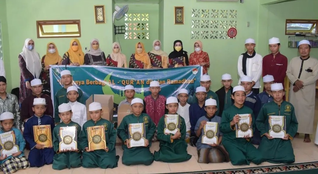 DWP Sekretariat DPRD Provinsi Riau Kunjungi Rumah Tahfiz Alquran 