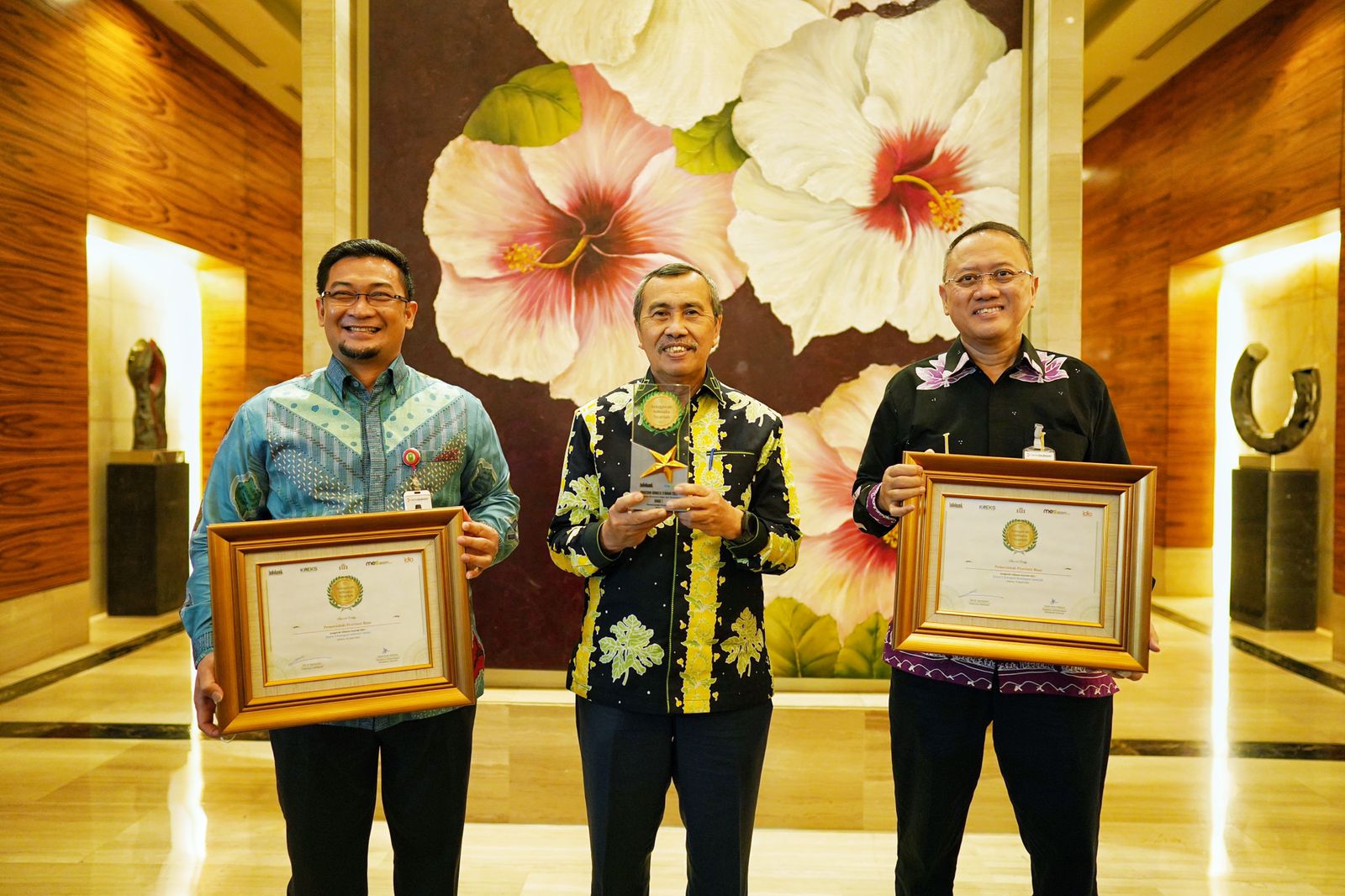 Gubri Syamsuar Borong Anugerah Adinata Syari