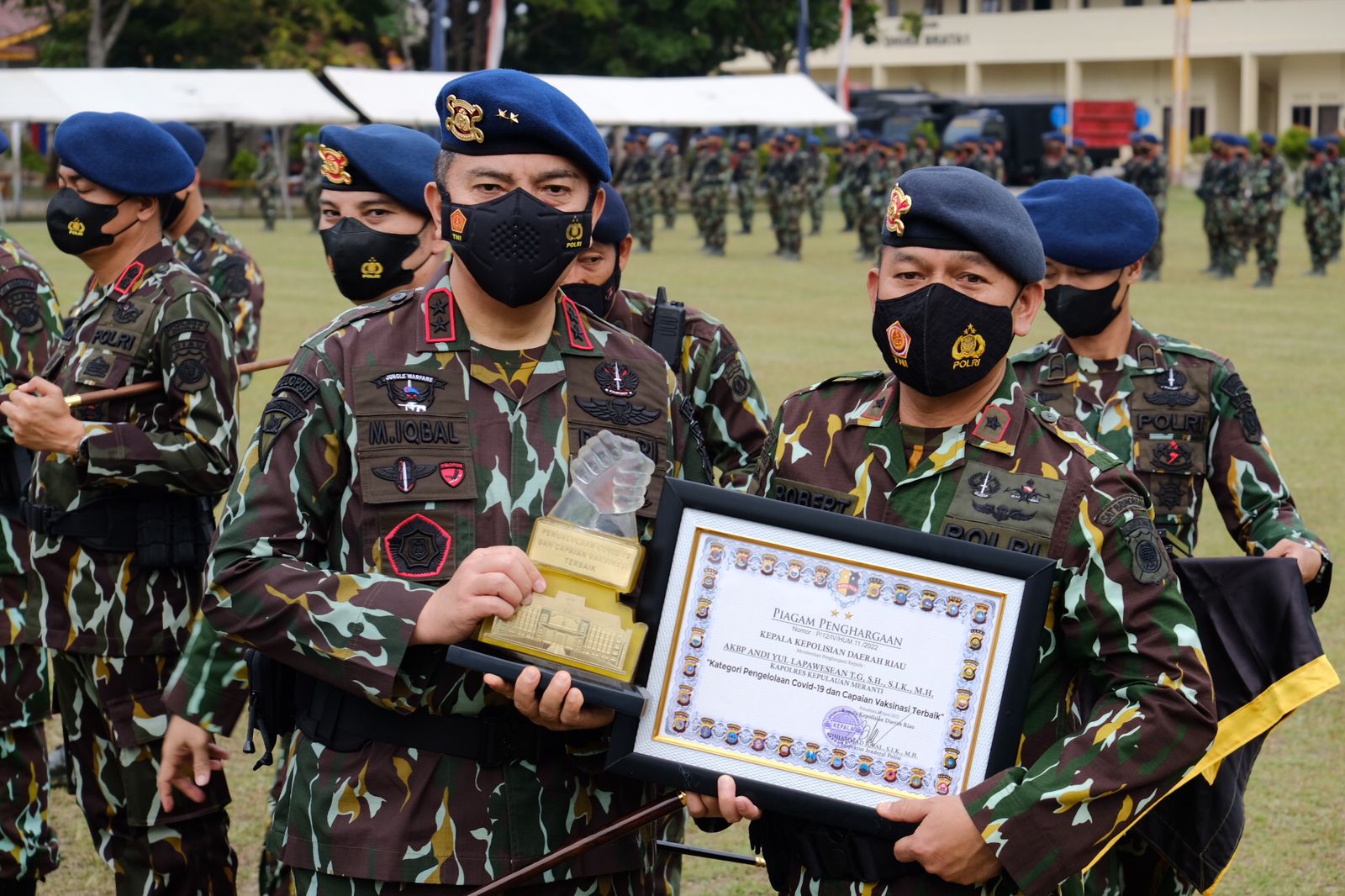 Kapolres Meranti Raih Penghargaan Pengelolaan Covid-19 dan Capaian Vaksinasi Terbaik dari Kapolda Riau
