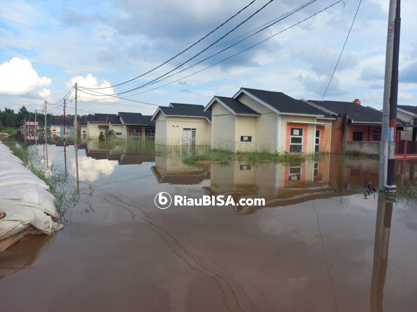 Sungai Sail Meluap, Ratusan Rumah Warga di Pekanbaru Terendam Banjir