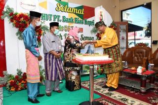Milad ke-56 Tahun, Bupati Kasmarni Berharap Konversi BRK ke Syariah Segera Terwujud