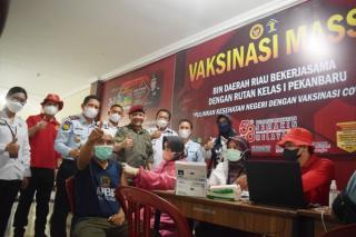 Rutan dan BINDA Riau, Pacu Vaksinasi untuk Warga Binaan
