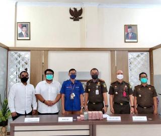 Kejari Siak Vonis Bebas 5 WNA Ilegal Asal Filipina