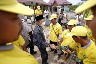 Syamsuar Tinjau Program Padat Karya di Bengkalis