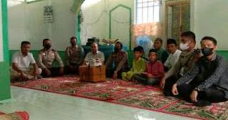 Kunjungi Rumah Tahfiz Alfalah, Kapolsek Kuantan Hilir Serahkan 30 Alquran