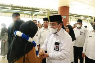 Kakanwil Kemenag Riau Sambut Kepulangan Juara Riset Internasional MAN 1 Pekanbaru