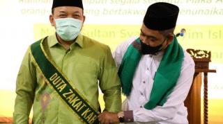 Wabup Siak Terima Augerah Sebagai Duta Zakat dari BAZNAS
