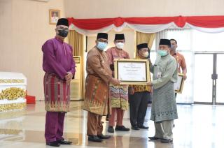 Pemkab Bengkalis Terima Penghargaan Terbaik Pertama Kelola DAK Fisik 2021