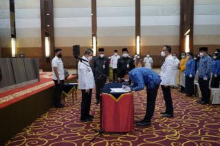 Gubri Lantik Pejabat Fungsional dan PNS Formasi 2019