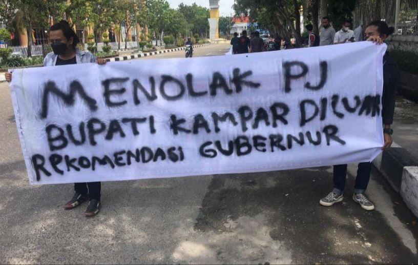Dituding Mark Up, Aliansi Masyarakat Tolak Pj Bupati Kampar Kamsol
