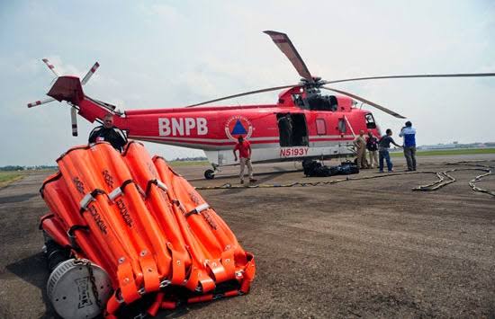 Helikopter Water Boombing Bantuan BPNB Tiba di Riau
