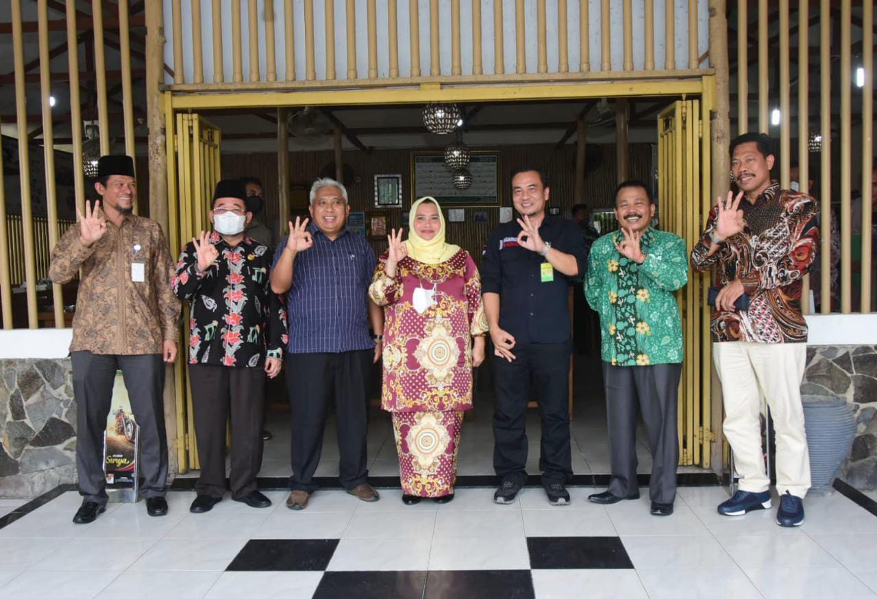 Bertemu Bupati Kasmarni, Tim KLHK Komit Selesaikan Lahan Masyarakat yang Bermasalah