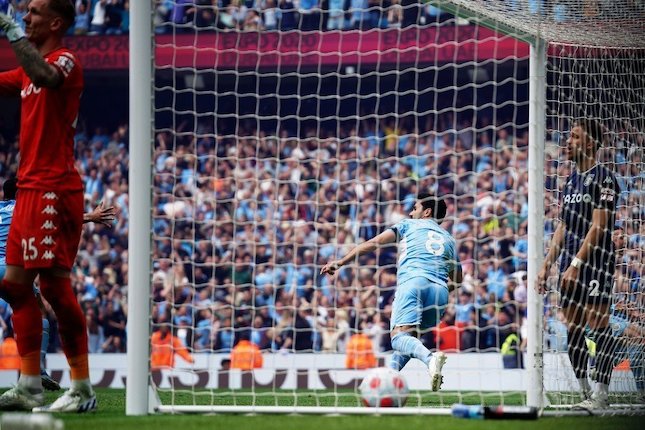 Hajar Aston Villa, Manchester City Juara Premier League