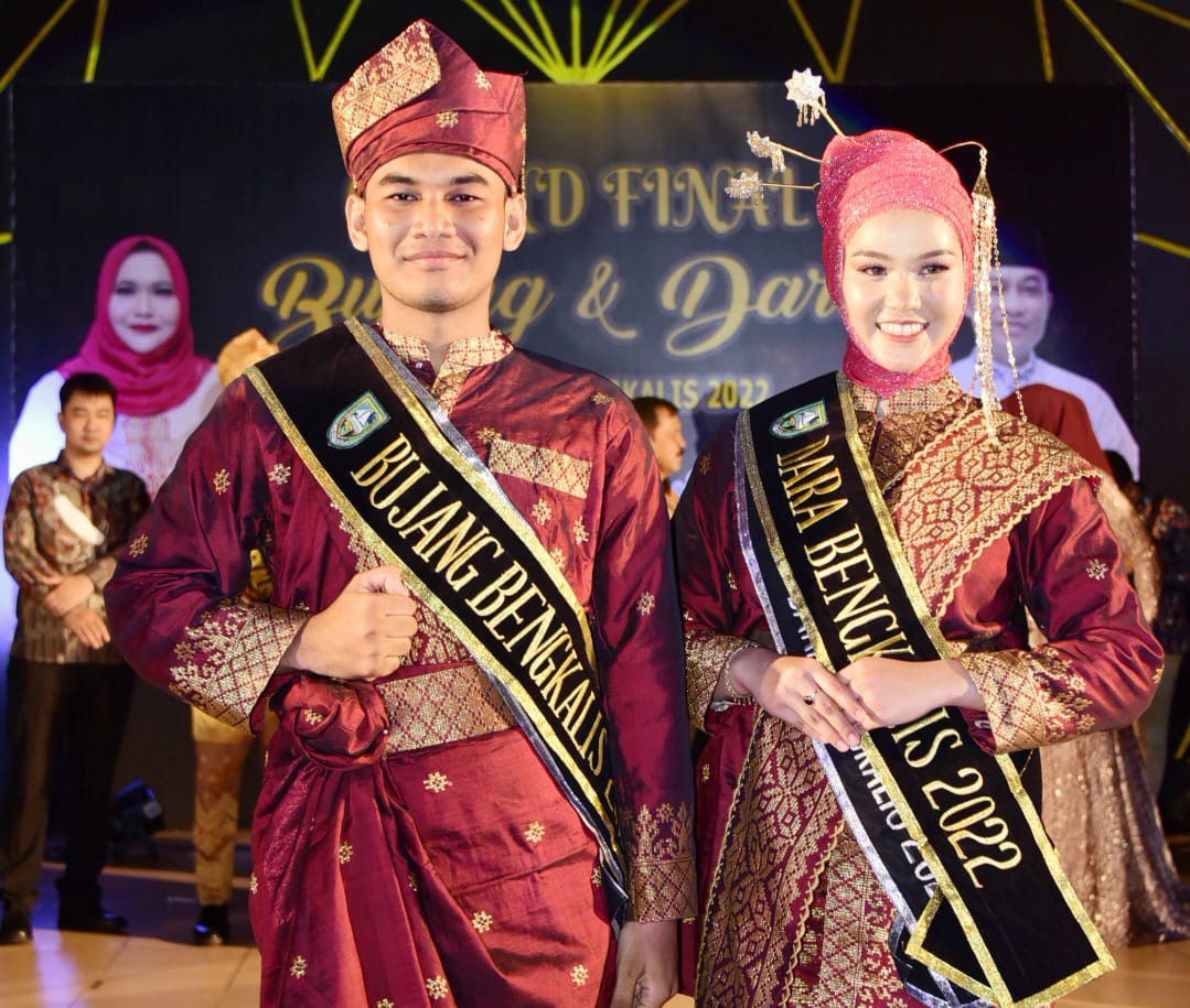 Selamat! Muhammad Gunawan dan Dinda Rahmi Terpilih Sebagai Bujang dan Dara Bengkalis 2022