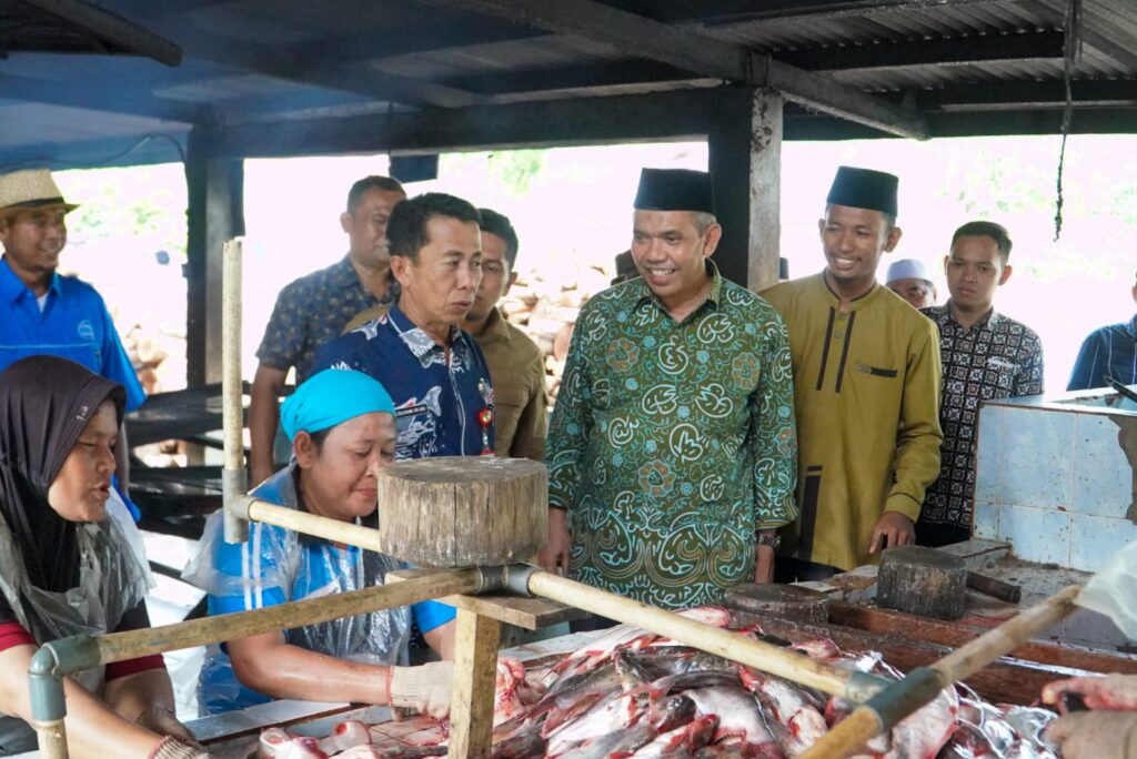 Pj Bupati Tinjau Potensi yang Ada di XIII Koto Kampar