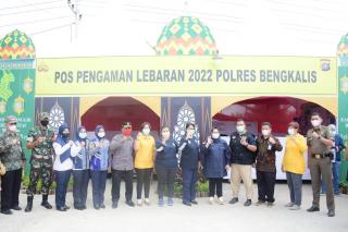 Bupati Kasmarni Tinjau Posko Mudik Lebaran, Berikan Semangat kepada Petugas