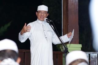 Bupati Inhil Gaungkan Gema Takbir dari Pendopo Rumah Kediaman