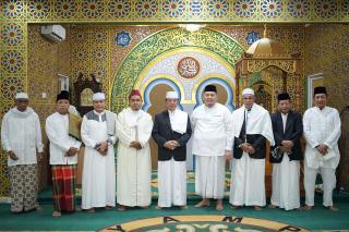 Bupati Inhil Jadi Khatib Salat Idulfitri di Masjid YAMP Tembilahan