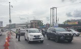Arus Balik Pemudik dari Sumbar, Lalu Lintas di Simpang Garuda Sakti Padat