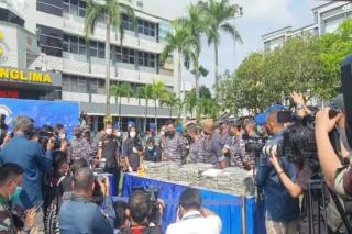 TNI AL Amankan Kokain Senilai Rp1,2 Triliun Mengapung di Selat Sunda, Milik Siapa?