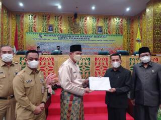 DPRD Gelar Rapat Paripurna Penyampaian LKPj Walikota Pekanbaru Tahun 2021