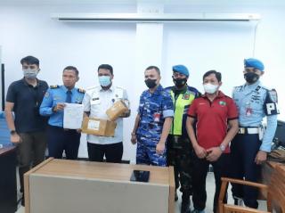 Petugas Bandara SSK II Pekanbaru Gagalkan Pengiriman 1 Kg Ganja