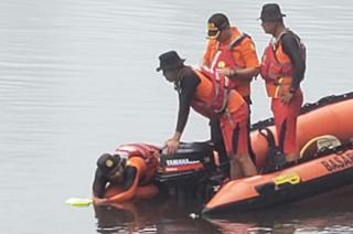 Teman Korban Sempat Pegang Rambut Kepala Pelajar SMA yang Tenggelam di Sungai Siak