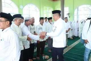 Bupati Minta Jamaah Calon Haji Doakan Meranti agar Banyak Sumber Daya Alam