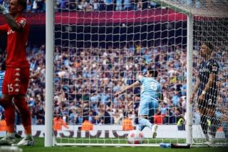 Hajar Aston Villa, Manchester City Juara Premier League