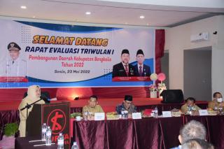 Kumpulkan Kepala PD dan Camat, Bupati Kasmarni Tanyakan Capaian Pembangunan Daerah