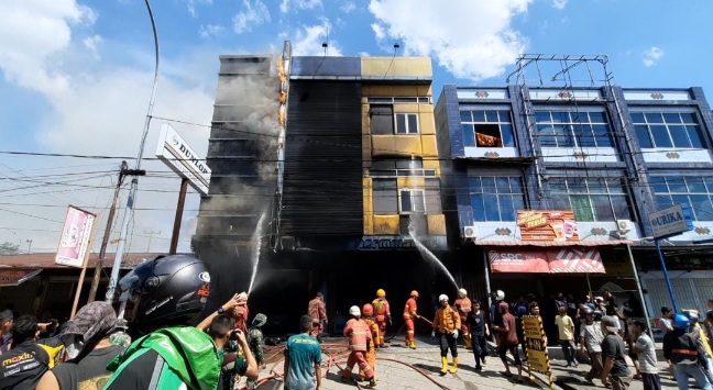 Ini Penyebab Kebakaran Bengkel dan Showroom Ban di Jalan Harapan Raya Pekanbaru