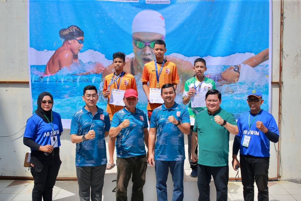 Ratusan Atlet Ikuti Kejurprov Renang Riau
