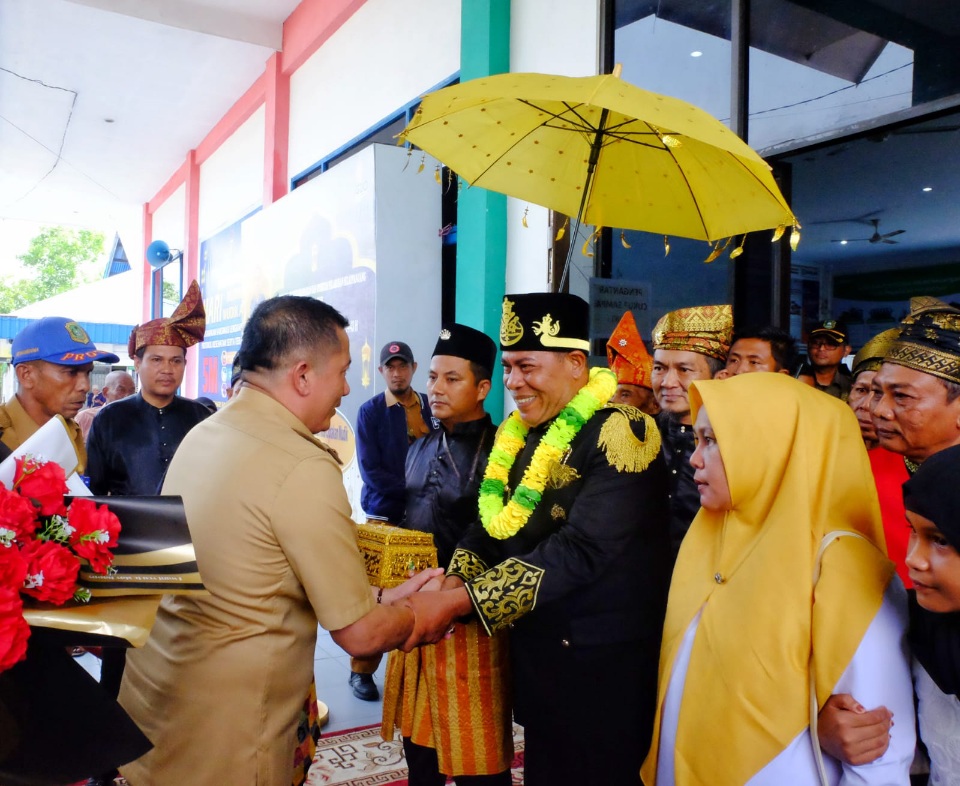 Kembali ke Tanah Kelahiran, Bupati Adil Sambut Sultan Siak ke XIII